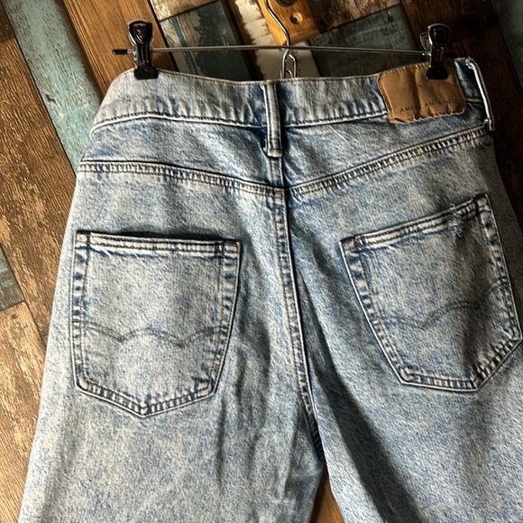 American Eagle flex 29x30 acid washed high waisted jeans - Picture 12 of 16